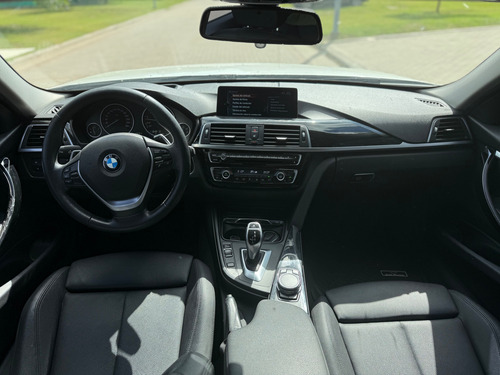 BMW Serie 3 3.0 330i Sedan Sport Line 252cv