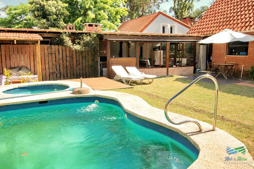 Casa 3 Dormitorios Con Piscina En Alquiler, Zona Mansa, Punta Del Este.