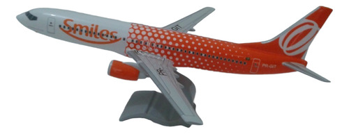 Maquete Em Resina Avião 737- 800 Smiles