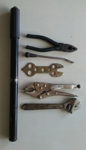 Imagen 10 de 10 de Kits De Herramientas Para Ciclista. Bomba, Llave, Alicates