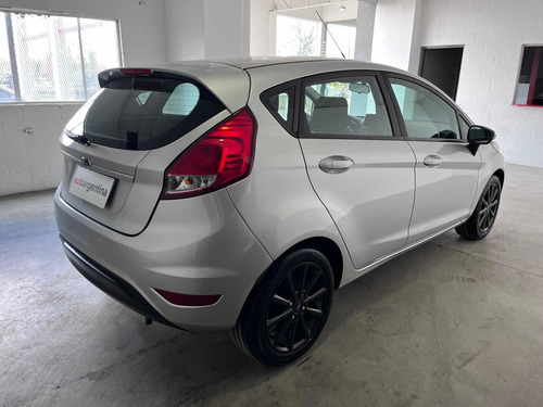 Imagen 8 de 25 de Ford Fiesta Kinetic Design 2018 1.6 Se