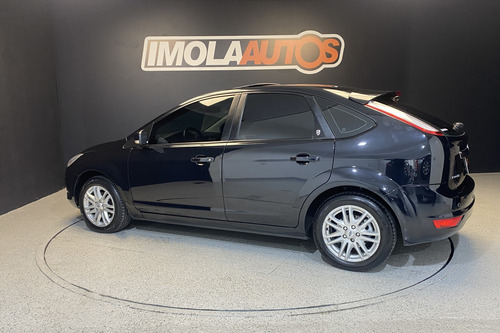 Ford Focus 2.0 Ghia 5p Mt 2010
