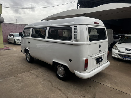 Volkswagen Kombi 1.4 FLEX STD 9 LUGARES