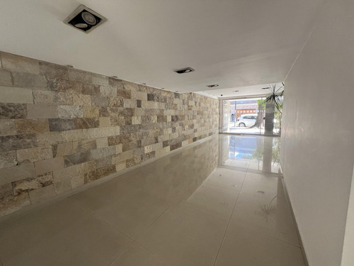 Loft De Dos Ambientes A Metros De Belgrano R Con Cochera.