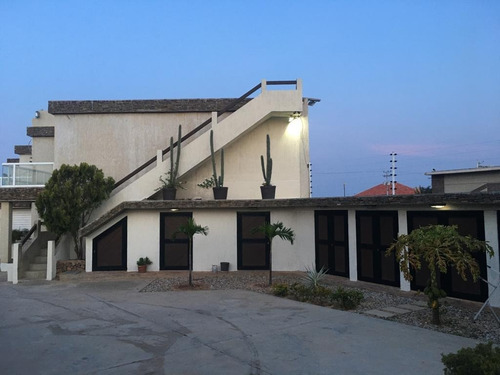 Imagen 12 de 13 de Venta Townhouse Playa El Yaque