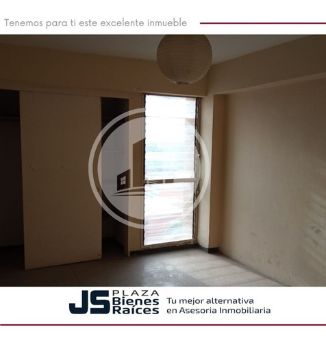 Imagen 7 de 10 de Apto. En Venta Para Remodelar Res. El Centro 04243174616