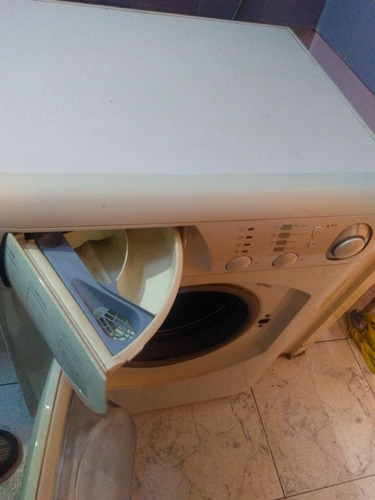 Lavasecarropas Ariston, Modelo Aml 81 Funciona Con Ruido