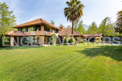 Gran Jardín Norte En Golf De Manquehue