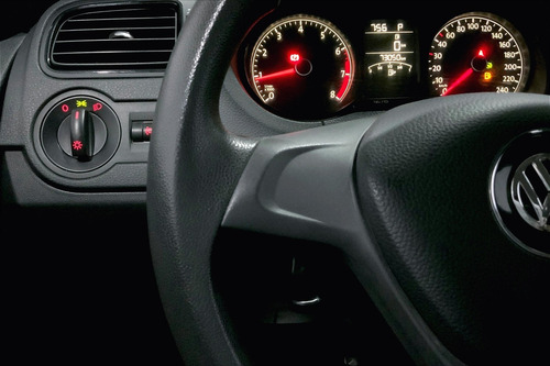 Imagen 21 de 25 de Volkswagen Vento Sedan 4 Pts Starline Ta A/ac Mp3 R-15