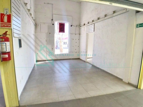 Imagen 7 de 28 de Montevideo - Locales Comerciales En Paseo De Compras Reus
