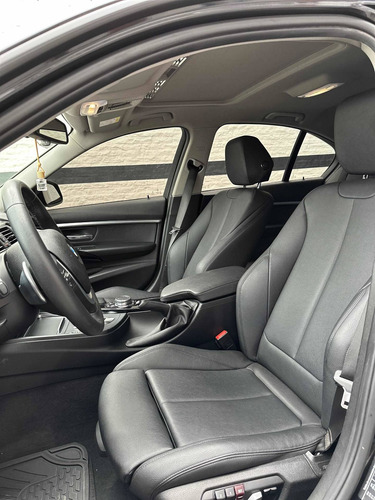 Imagen 15 de 25 de Bmw Serie 3 2016 3.0 330i Sedan Sport Line 252cv