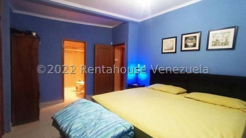 Imagen 4 de 12 de Linda Y Amplia Casa En Puerta Maraven Punto Fijo Falcon