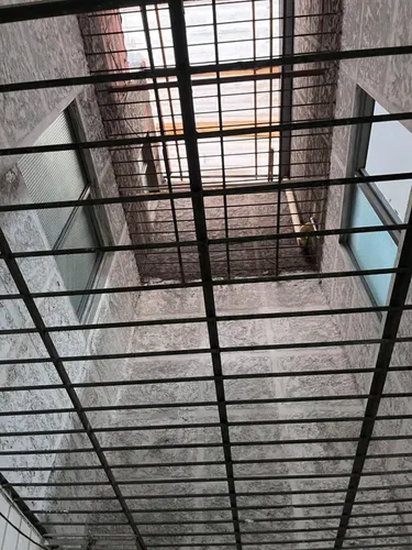 Edificio De 4 Pisos Con 3 Apartamentos Y Un Local