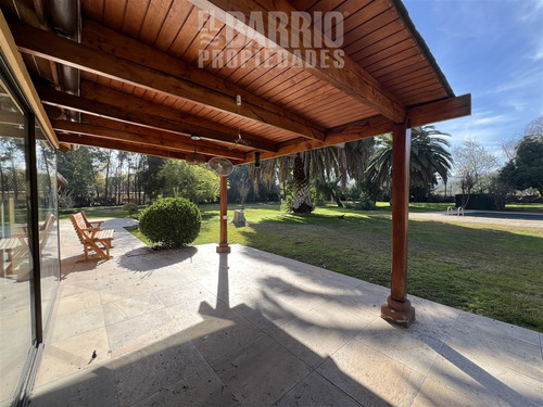 Casa En Venta En Chicureo, A Pasos Del Colegio Santa Cruz