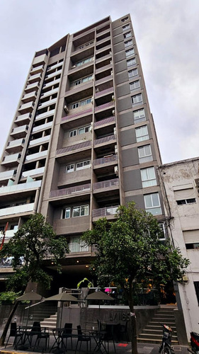 Alquiler! Departamento De Categoría Tipo Dúplex De 2 Dormitorios En Lavalle Al 1100, Barrio Sur