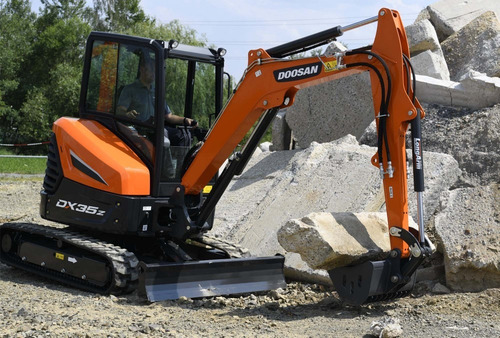 Mini Excavadora Doosan Dx35
