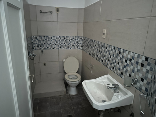 Alquiler Apartamento Al Frente Ideal Para Consultorio