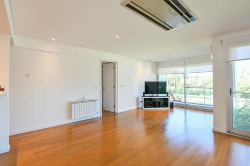 Imagen 6 de 27 de Departamento De 1 Dormitorio En Venta Con Pileta Y Cochera En Aldea Fisherton