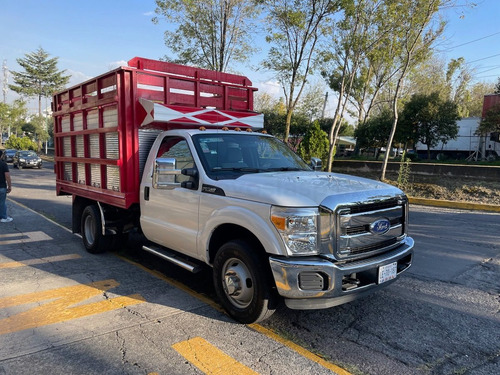 Imagen 5 de 13 de Ford F350 2016 Xl Clima Automatica Como Nueva 9,000 Km