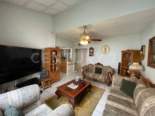 Casa En Venta En Haciendas Del Valle, Chihuahua