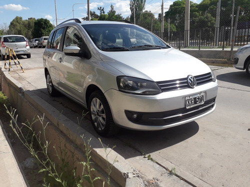 Volkswagen Suran 1.6 Imotion Highline 11c 2011