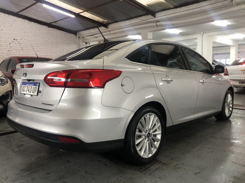 Ford Focus 4p 2.0l M/t Titanium 2018