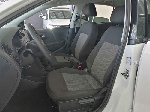 Imagen 10 de 15 de Volkswagen Vento 2020 4p Starline L4/1.6 Man