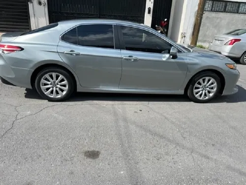 Toyota Camry 2.5 Le At