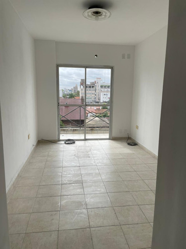 Imagen 2 de 7 de Departamento 2 Ambientes/ Venta / San Justo