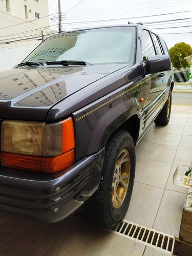 Imagem 1 de 10 de Jeep Grand Cherokee 5.2 Limited V8