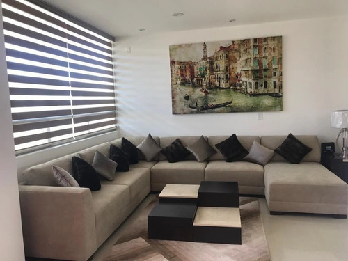 Imagen 2 de 9 de Vendo Casa De Lujo En Monte Olimpo Residencial