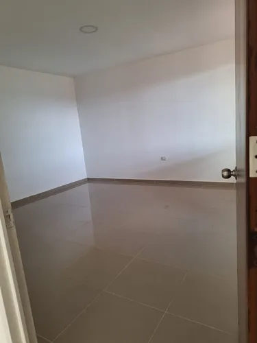 Alquiler De Apartaestudio En El Troncal 3er Piso