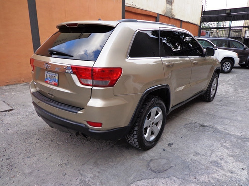 Imagen 4 de 10 de Jeep Grand Cherokee Laredo 2011 4x2 Automático