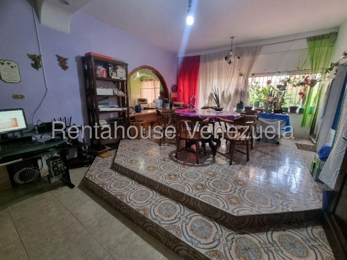 Ana Karina Molleja Vende Amplio Apartamento Zona Este Barquisimeto, Lara/ Akm