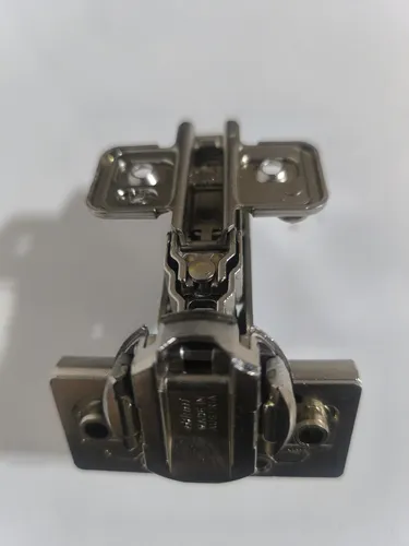 Bisagra 180 Grados Blum