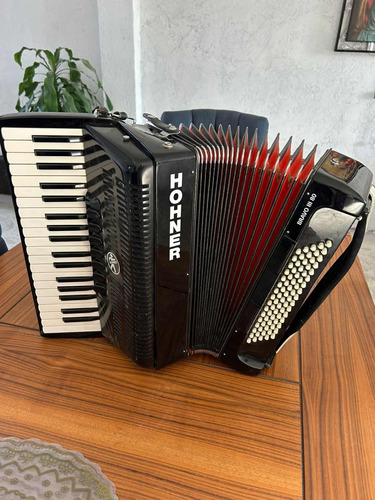 Acordeón Hohner Bravo Lll 80 Bajos 37 Teclas