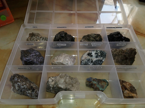 Muestrario De Rocas Y/o Minerales