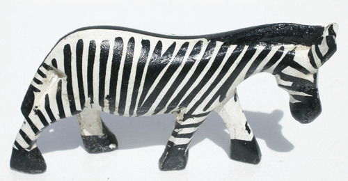 Imagen 1 de 1 de Zebra Pequena Escultura Africana Tallada De Madera Artesania