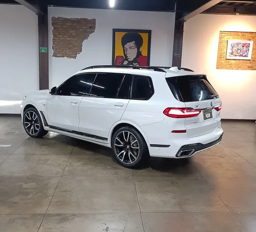 BMW X7 3.0 Xdrive 40i Pure Excelence