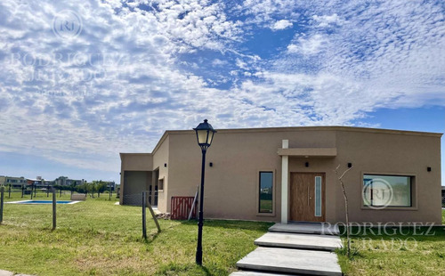 Oportunidad! Casa En Venta En Barrio San Sebastian Area 5