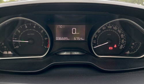 Imagen 13 de 15 de Peugeot 208 1.6 5p Feline 2018