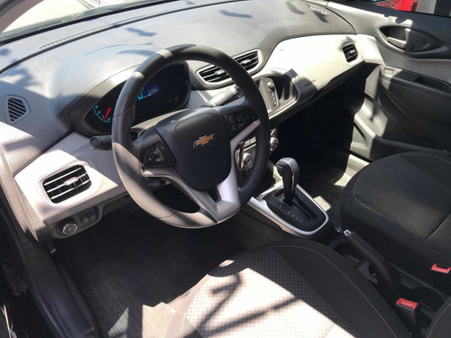 Imagem 5 de 14 de Chevrolet Onix 2017 1.4 Lt Aut. 5p