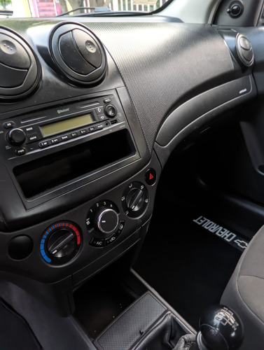 Aveo Mod. 2015 Std. Seguros Eléctricos Clima.