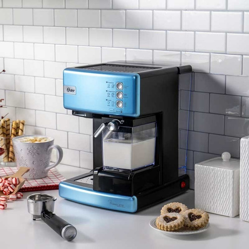 Cafetera Espresso Oster Em6603cc 15 Bares (marfil) Color Azul celeste
