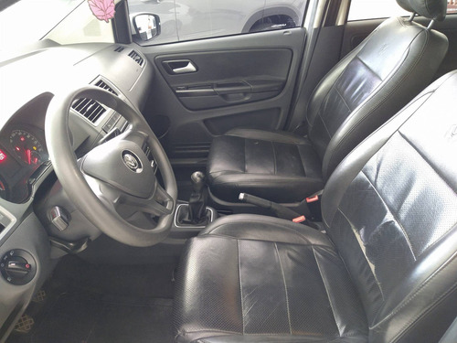 Imagem 10 de 12 de Volkswagen Spacefox 1.6 Msi Comfortline 8v Flex 4p Manual