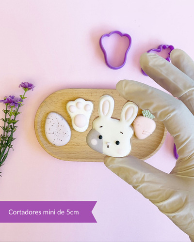 Cortadores De Galletas Mini Pascua Conejo Zanahoria 5cm Color Morado