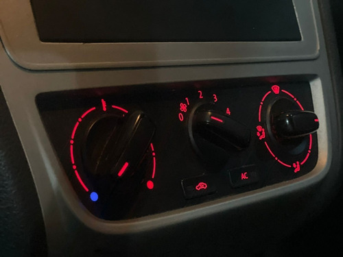 Imagem 9 de 13 de Volkswagen Saveiro 1.6 Mi Total Flex 8v