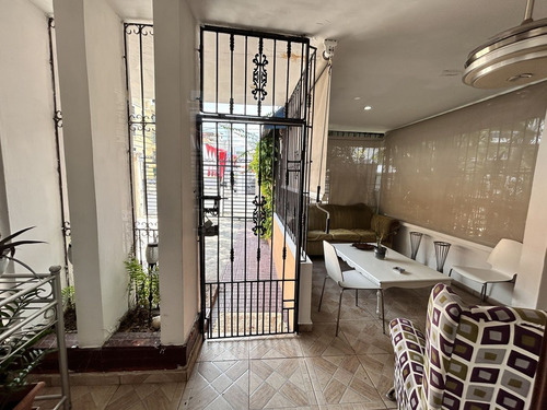 Casa En Venta En El Millon De 4 Habitaciones