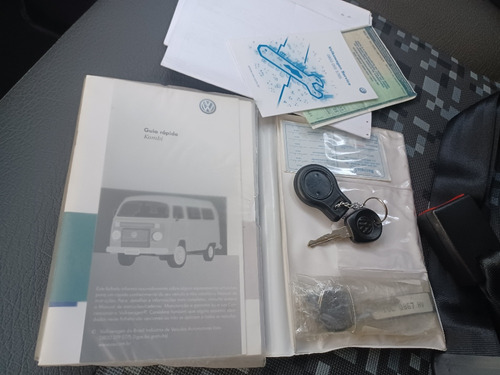 Volkswagen Kombi 1.4 Standard Total Flex 3p