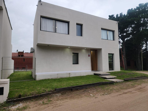 Venta Casa 4 Ambientes Con Pileta Pinamar